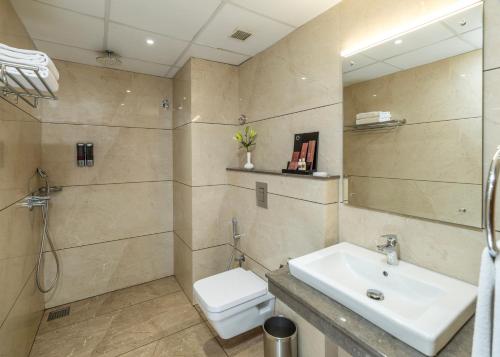 Standard Double Room image 2