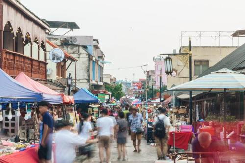The Author - Fong Lee CC Lampang Walking Street, Lampang (foto 6)