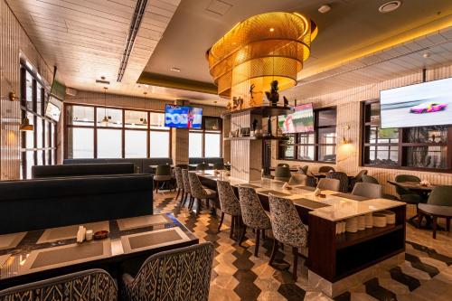 President Hotel - Restaurant