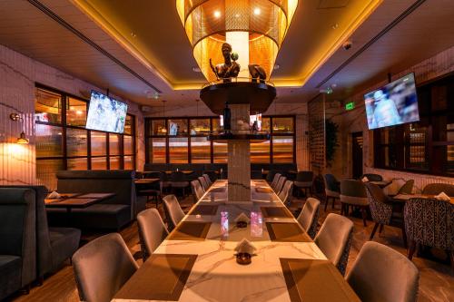 President Hotel - Restaurant
