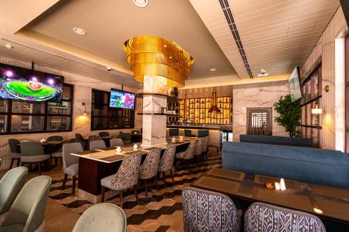 President Hotel - Restaurant
