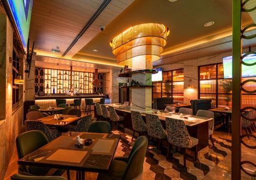 President Hotel - Restaurant