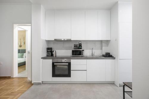 Mellow 2-Bedroom Apartment in Athens - image 6