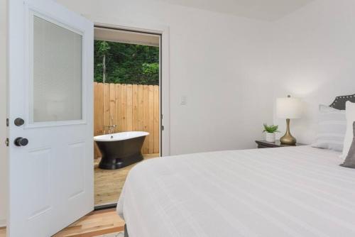 North Chatt Hideaway- 2BR, Great Neighborhood in Chattanooga, USA