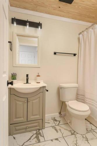 North Chatt Hideaway- 2BR, Great Neighborhood in Chattanooga, USA