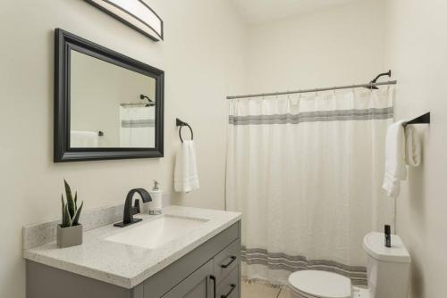 The Northshore Blue - Pet Friendly, Mins to Downtown in Chattanooga, USA