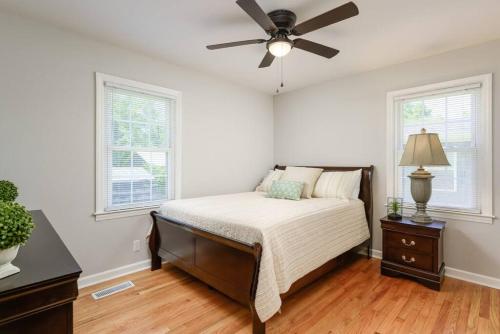 Yellow Door Cottage - 3BR, Pet and family friendly in Chattanooga, USA