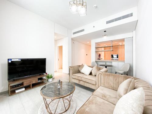 Wilton Terrace Charm- Stylish 1-Bedroom in MBR City With a Pool View, Dubai (Foto 2)