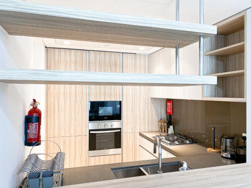 Wilton Terrace Charm- Stylish 1-Bedroom in MBR City With a Pool View - image 14