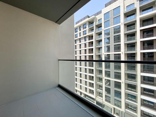 Wilton Terrace Charm- Stylish 1-Bedroom in MBR City With a Pool View - image 11