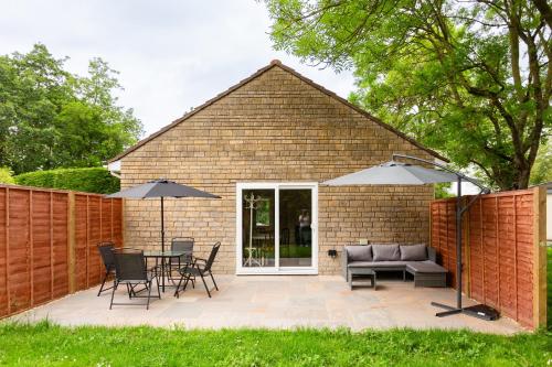 Cottage at Tractors and Cream in Othery