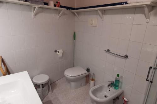 Bilocale in corte ristrutturata, Angera (Foto 5)