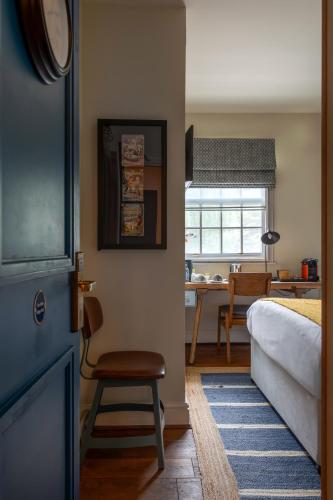 The Pilot Inn - image 11