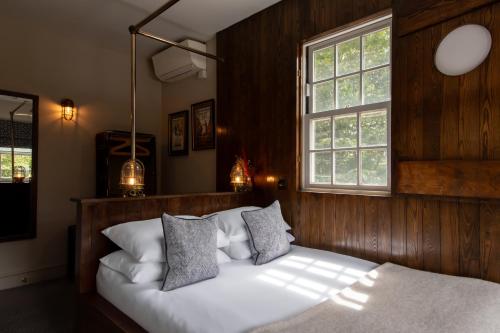 The Pilot Inn - image 2