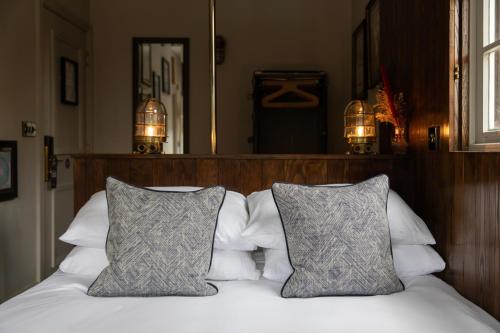 The Pilot Inn - image 12