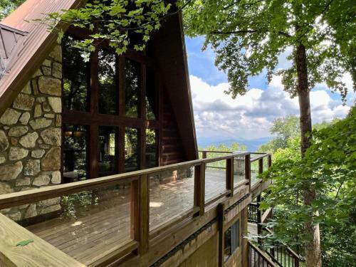 Surrounding environment, Bear Is Buellers Day off in Gatlinburg (TN)