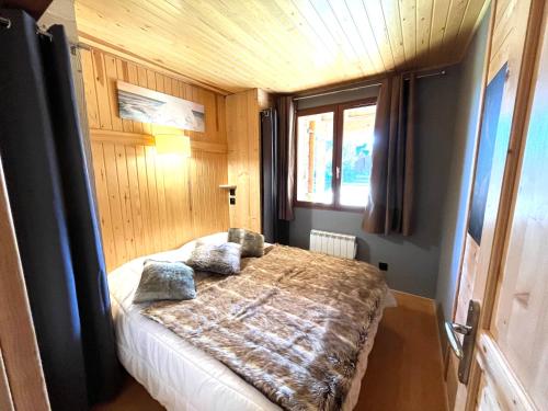 Chalet pistes 5 mn à pied, quartier calme près de tout pièce repas et salon 40 M2 Chalet pistes 5 mn à pied, quartier calme près de tout pièce repas et salon 40 M2