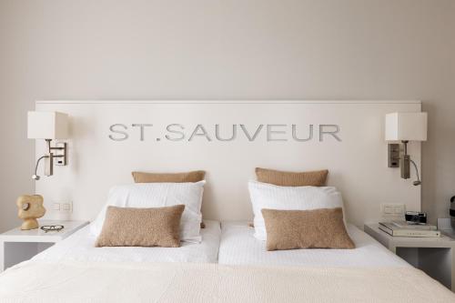 Deluxe Twin Room image 1