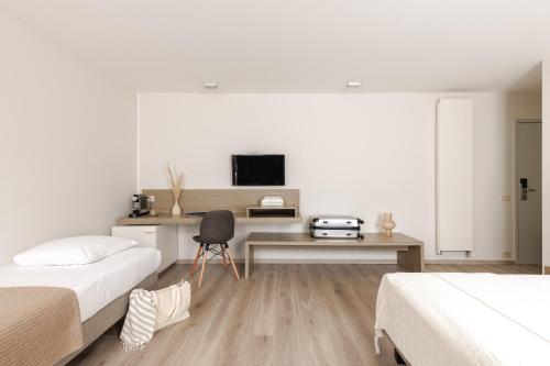Deluxe Triple Room image 5