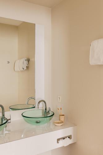 Family Room image 7