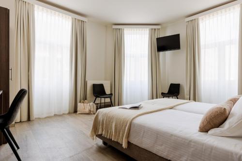 Hotel Corner House - image 5