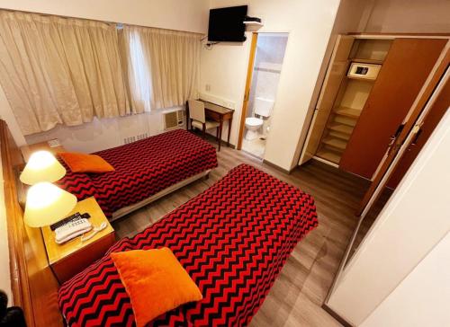 Double Room image 3