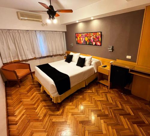 Superior Double Room with Spa Bath image 1