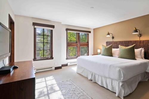 Meadows Townhome A1 by East West Hospitality - image 3