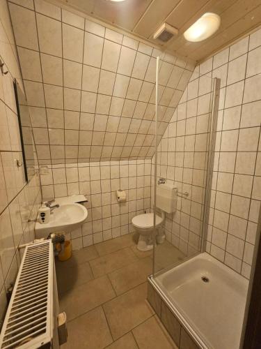 An der Uferpromenade - Worbis