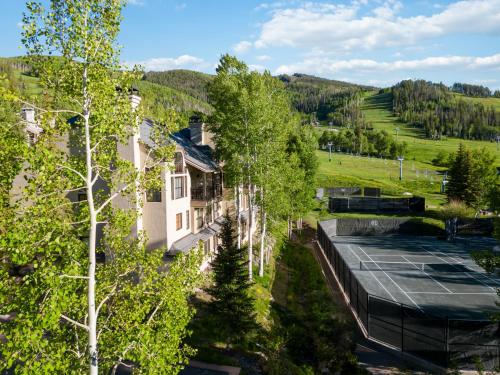 Meadows Townhome L4 by East West Hospitality - image 2