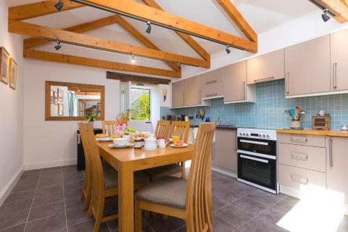 Viesnīcas āriene, Pilgrims Barn in Fraddam