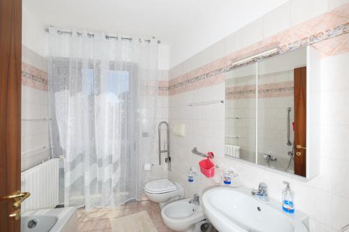 Central Luxury Apt w Garage Happy Home Bergamo, Bergamo (photo 8)