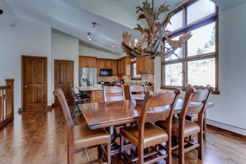 Meadows Townhome N5 by East West Hospitality - image 3