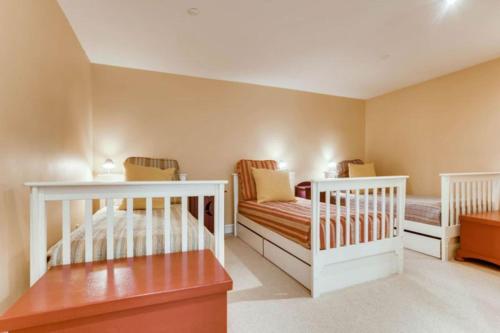Meadows Townhome R4 by East West Hospitality - image 5