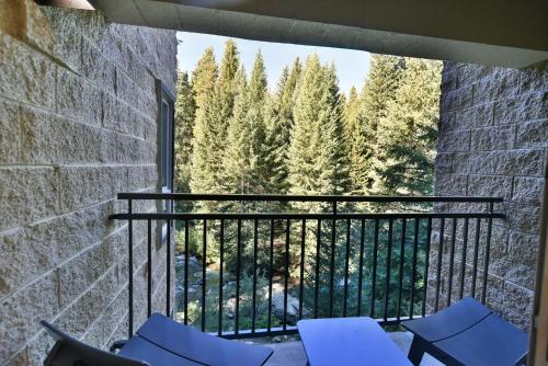 Powderhorn Streamside Condo: Beautiful Remodel, Nice Location in Breckenridge, USA