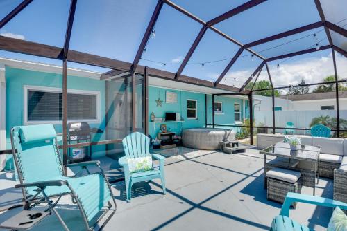 Ormond Beach Getaway, Walk to Coast and Restaurants! in Ormond Beach, USA
