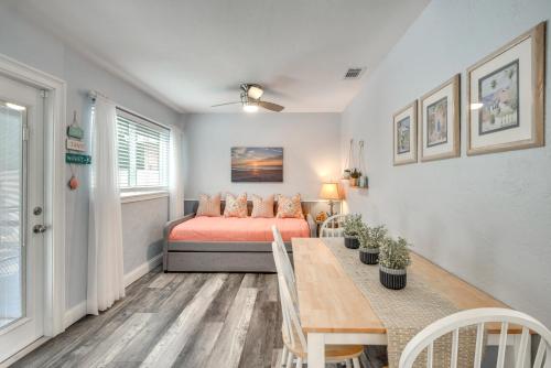 Ormond Beach Getaway, Walk to Coast and Restaurants! in Ormond Beach, USA