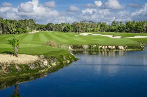 Amplio dpto Tulum country club in Chacalal, Mexico