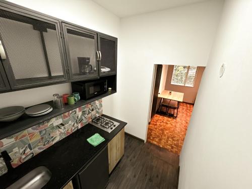 Apartaestudio amueblado en Poblado FRN106 By Roots Rentals, Medellín (fotografie 4)
