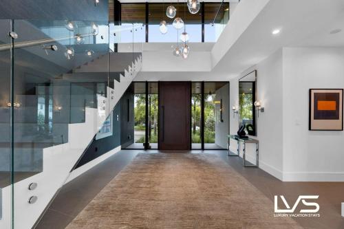 Carlotta- New Construction Luxury Waterfront Villa in Fort Lauderdale, USA