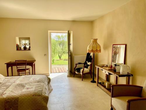 Chambre à Avot Bourgogne avec piscine (Chambre a Avot Bourgogne avec piscine) in Salives