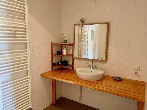 Koupelna, Chambre à Avot Bourgogne avec piscine (Chambre a Avot Bourgogne avec piscine) in Salives