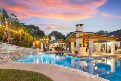Texas Paradise Resort Style Pool 3 Acres in Cypress, USA