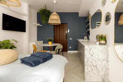 Cozy Studio Poznanska Downtown Quiet Room Type - One-Bedroom Apartment