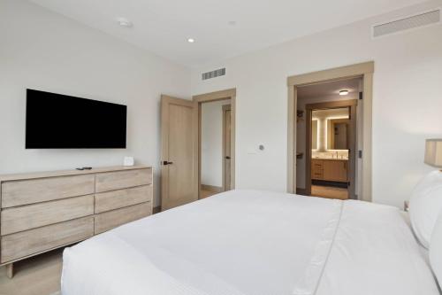 One Riverfront Condo 207 by East West Hospitality