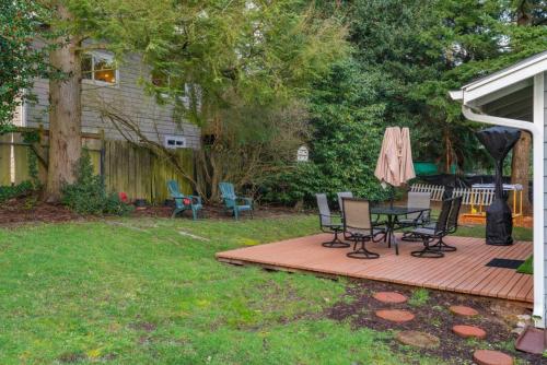 Comfortable Kirkland Home for Family & Remote Work