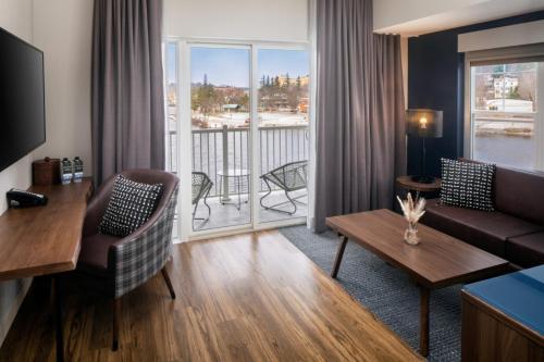 594602480 voco Saranac Lake NY - Waterfront by IHG