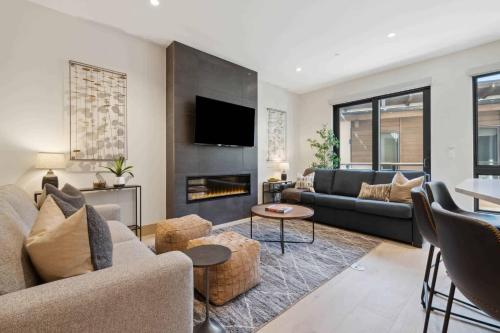 One Riverfront Condo 108 by East West Hospitality in Avon, USA