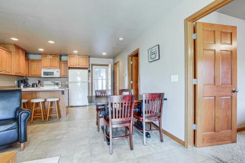 Family-Friendly Unit 8 Mi to Appleton Downtown! in Appleton, USA