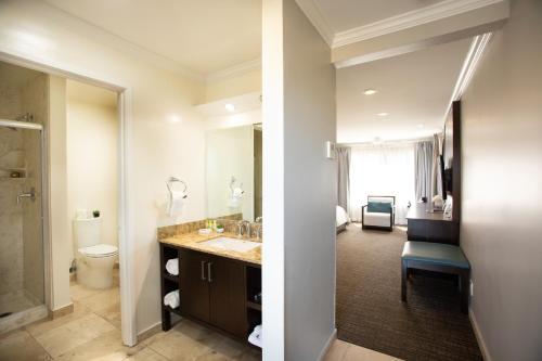 Munras Inn - image 10